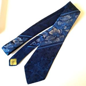 Vintage Oleg Cassini Mens Neck Tie blue with leaf print